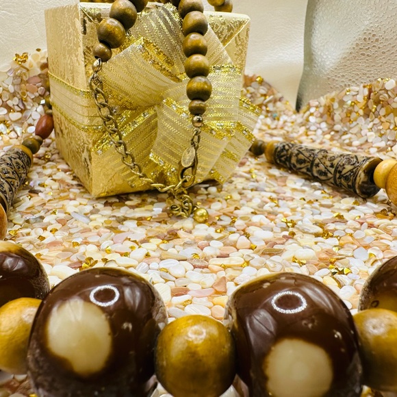 Chicos wooden fall, color, statement, necklace, unique - Picture 9 of 16